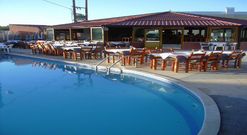 Camari Garden Hotel Apartments เยรานี ภายนอก รูปภาพ
