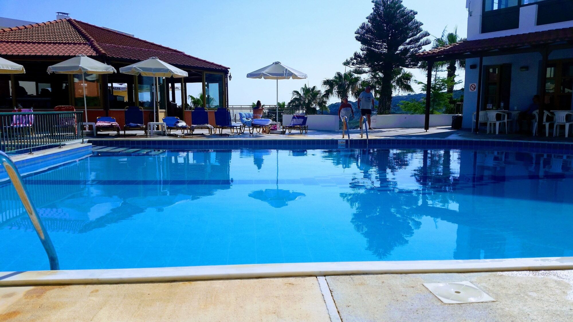 Camari Garden Hotel Apartments เยรานี ภายนอก รูปภาพ